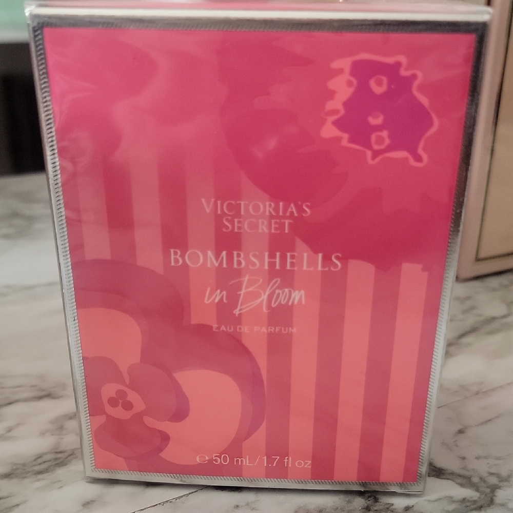 Victoria's Secret Bombshells in Bloom Pink Perfume